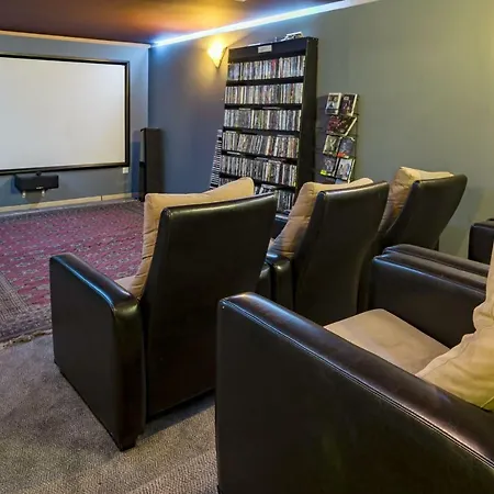 וילה Casakhan, Beautiful Luxury Villa, מארבלה