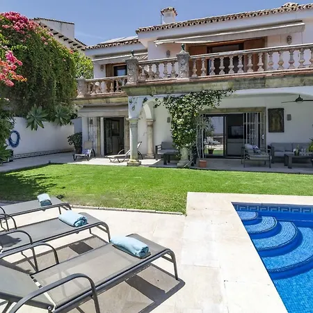 וילה Casakhan, Beautiful Luxury Villa, מארבלה