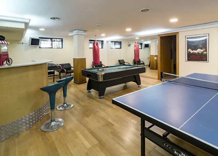 Casakhan, Beautiful Luxury Villa, 别墅 马尔韦利亚